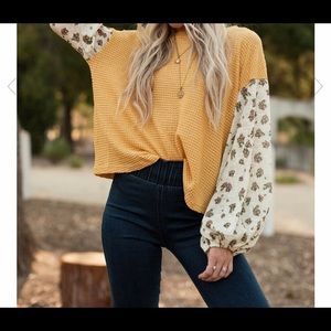 Three Bird Neat Floral fun balloon sleeve top